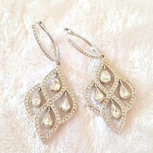 Woman's Fashion Pierced Earrings - Picture 4 of 4